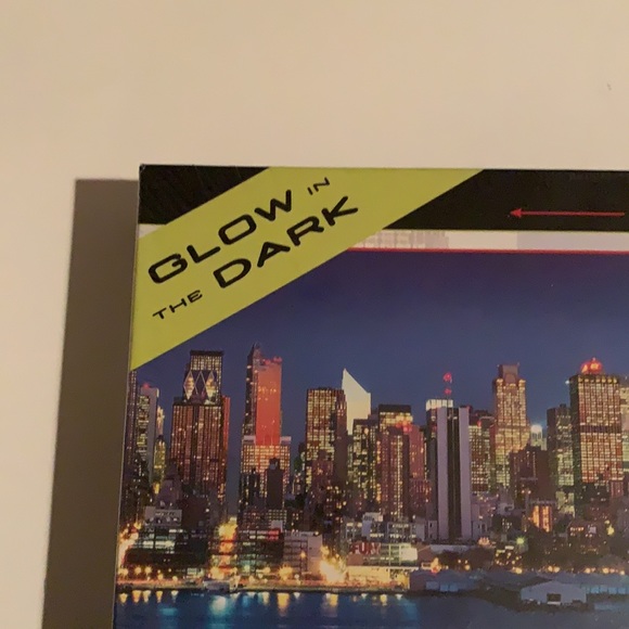 Glow in the Dark New York Panoramic Puzzle - Picture 2 of 7